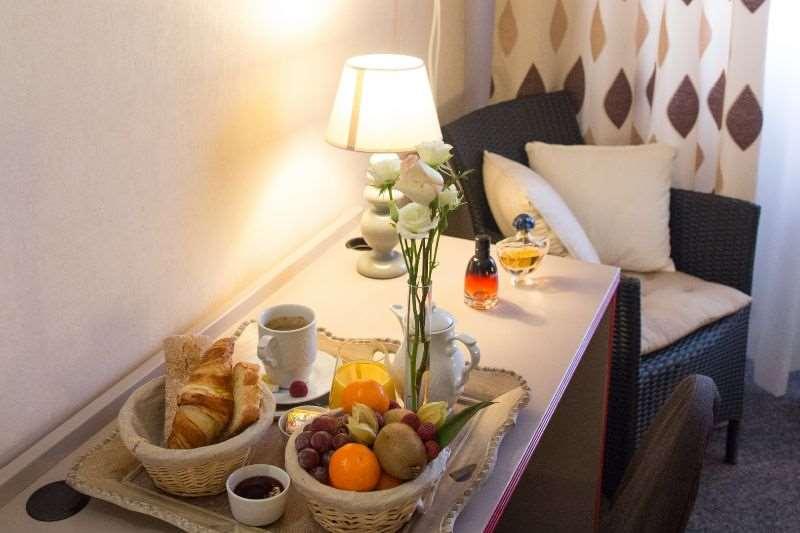 Brit Hotel Le Cygne Saint-Hilaire-du-Harcouet Phòng bức ảnh