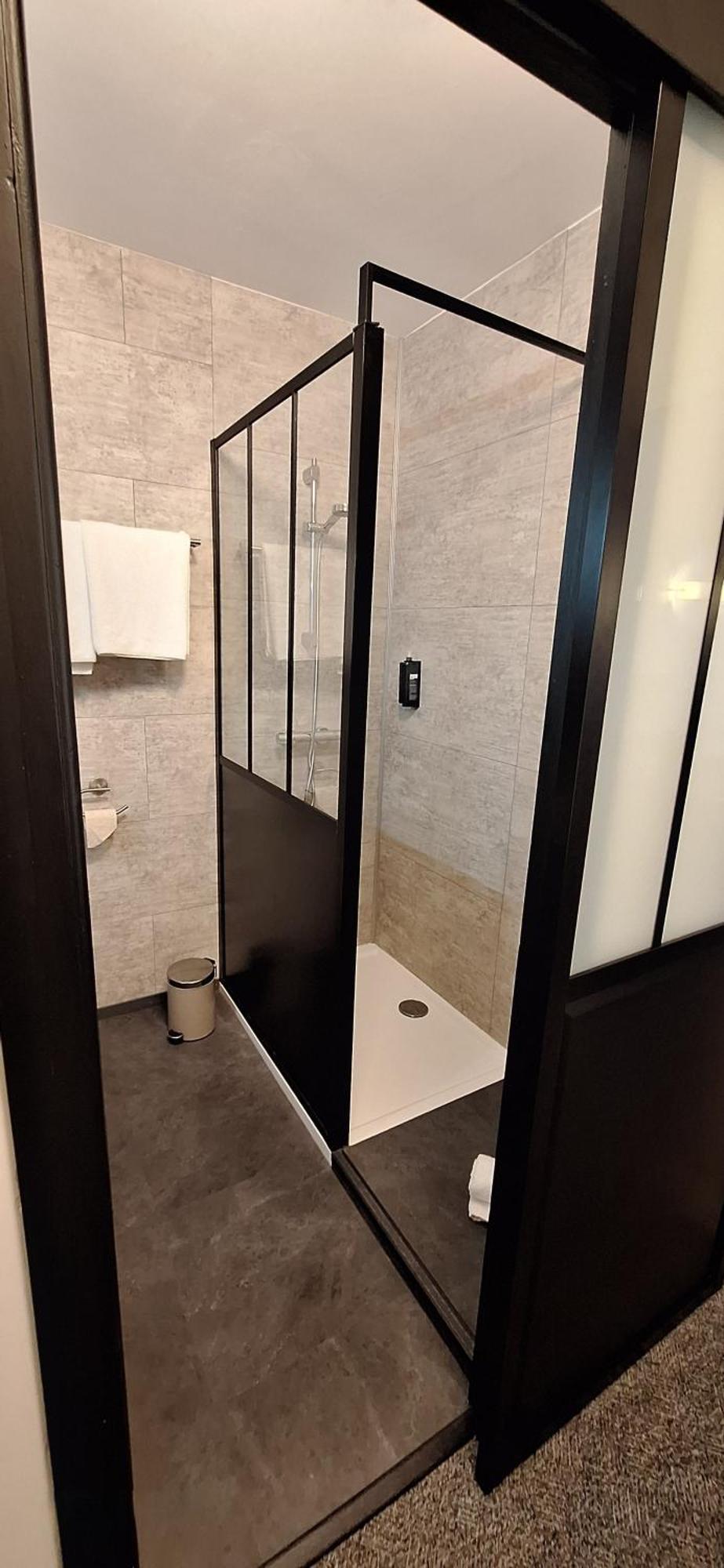 Brit Hotel Le Cygne Saint-Hilaire-du-Harcouet Ngoại thất bức ảnh