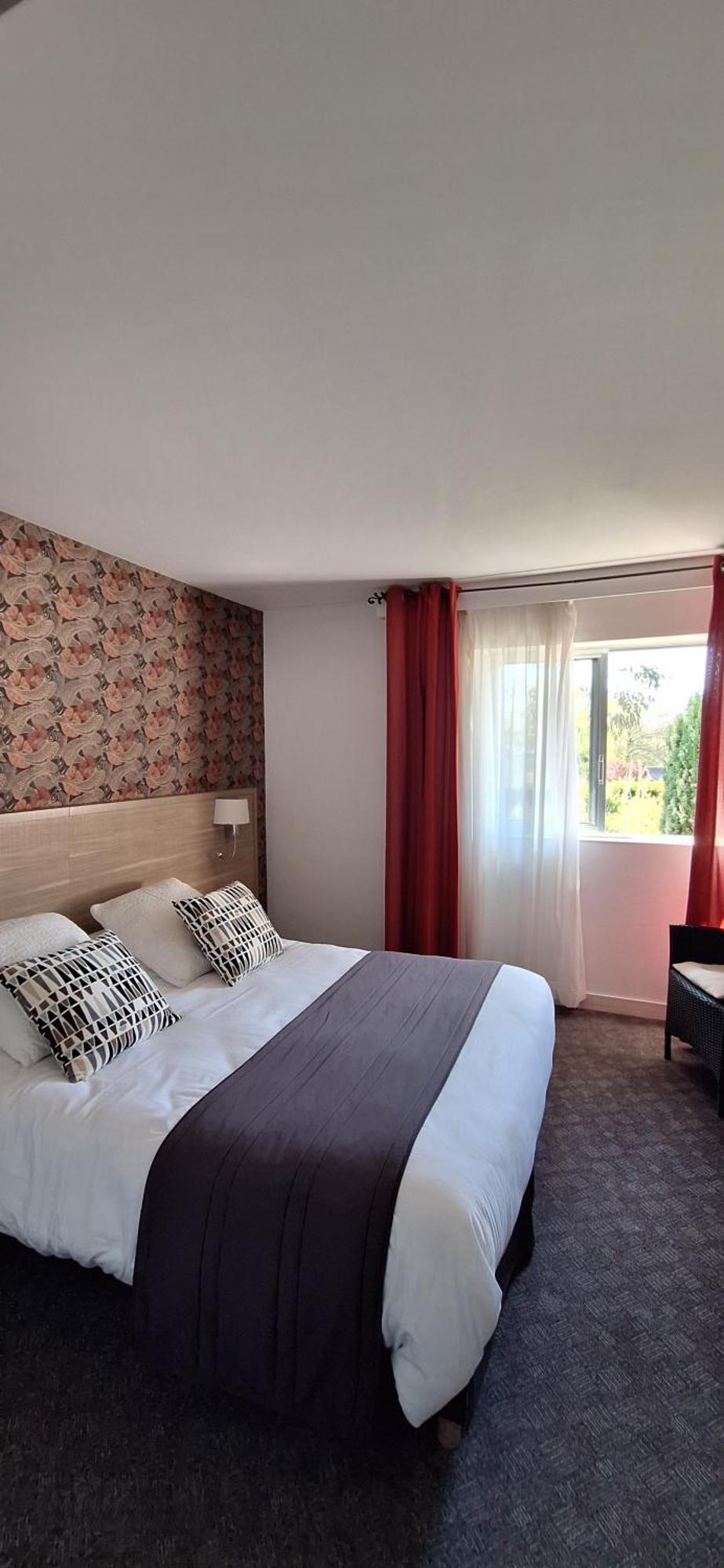 Brit Hotel Le Cygne Saint-Hilaire-du-Harcouet Ngoại thất bức ảnh