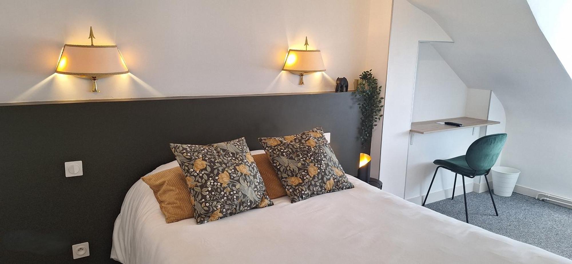 Brit Hotel Le Cygne Saint-Hilaire-du-Harcouet Ngoại thất bức ảnh