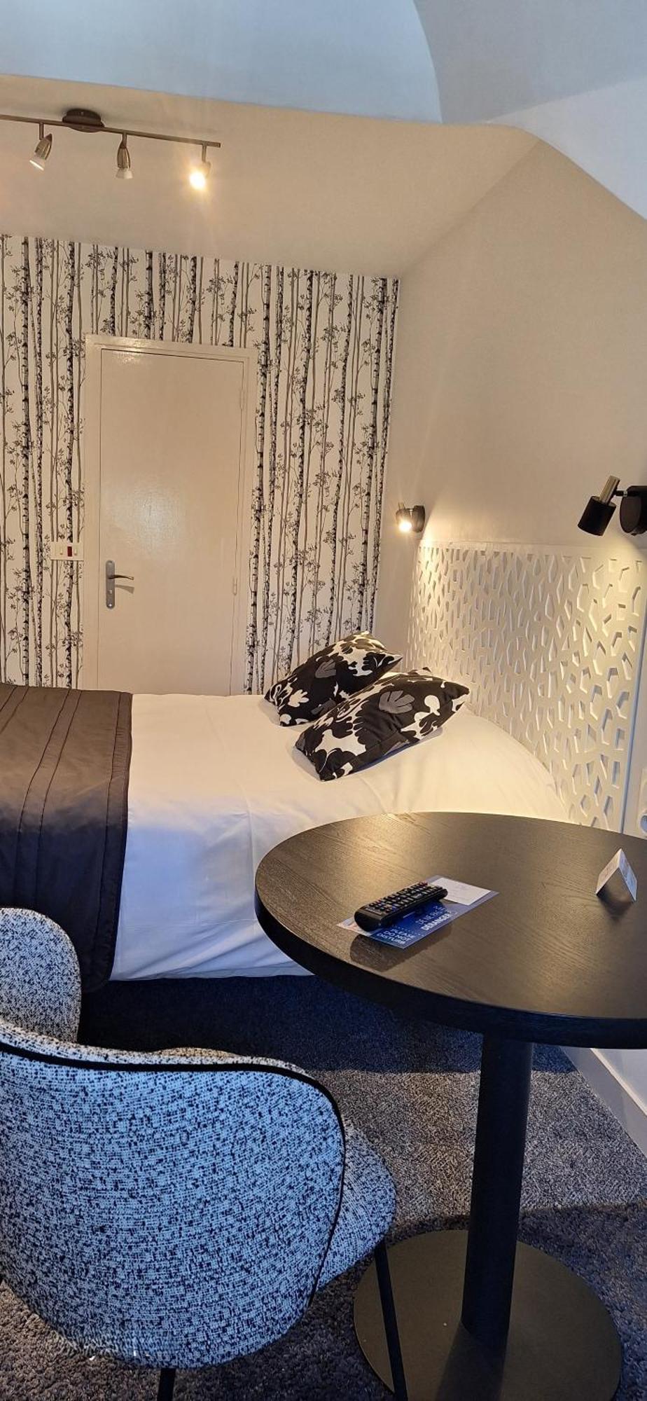 Brit Hotel Le Cygne Saint-Hilaire-du-Harcouet Ngoại thất bức ảnh