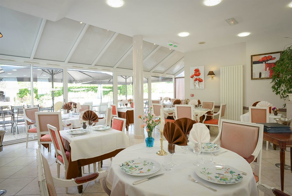 Brit Hotel Le Cygne Saint-Hilaire-du-Harcouet Ngoại thất bức ảnh