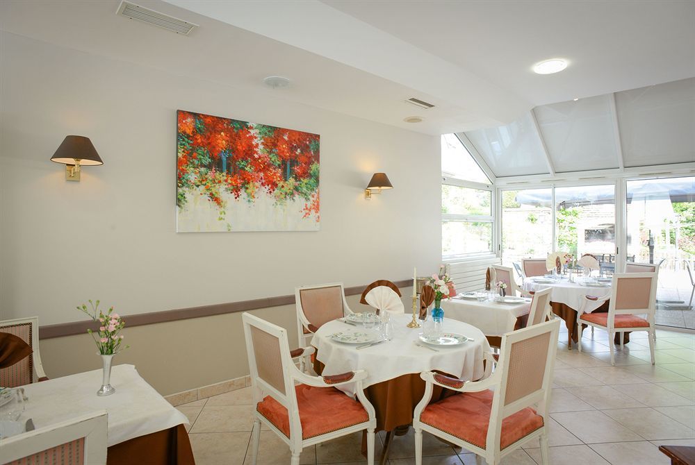 Brit Hotel Le Cygne Saint-Hilaire-du-Harcouet Ngoại thất bức ảnh